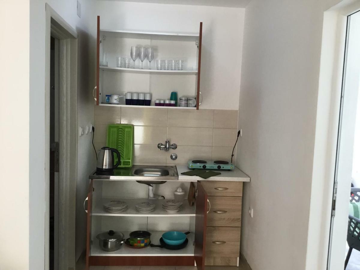Dk Apartmani Dobra Voda Ngoại thất bức ảnh